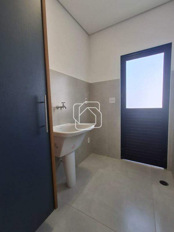 Casa de Condomínio para aluguel em Indaiatuba - SP - Jardim Toscana: Lavanderia