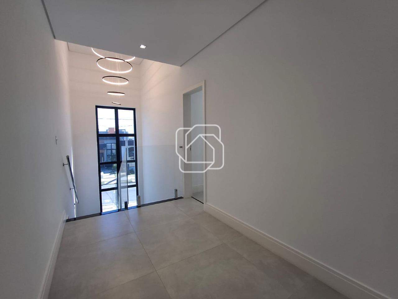 Casa de Condomínio para aluguel em Indaiatuba - SP - Jardim Toscana: Hall do piso superior
