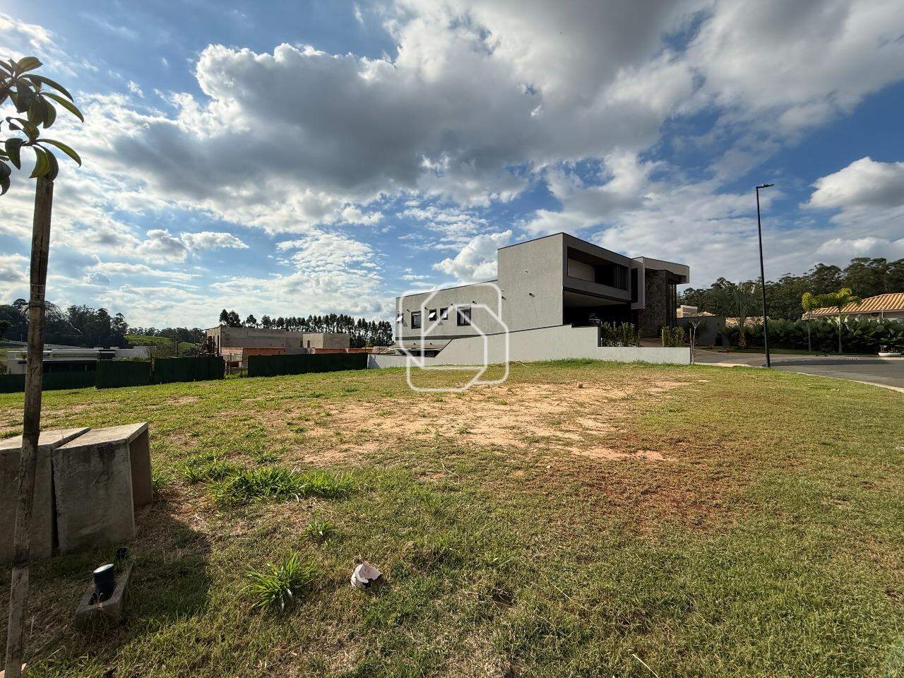 Terreno à venda em Indaiatuba - SP - Parque Villa dos Pinheiros: Visão geral do terreno