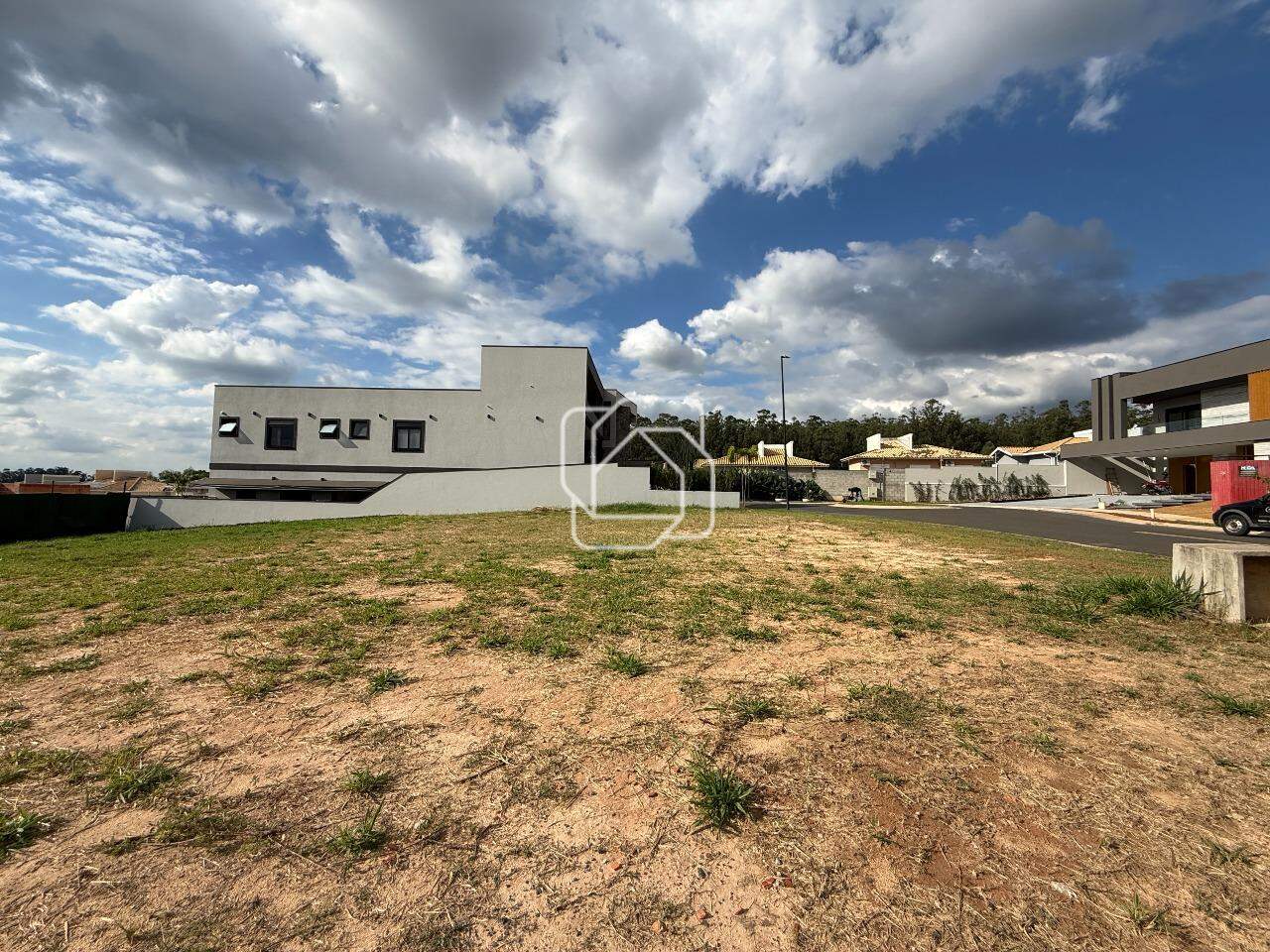 Terreno à venda em Indaiatuba - SP - Parque Villa dos Pinheiros: Visão geral do terreno