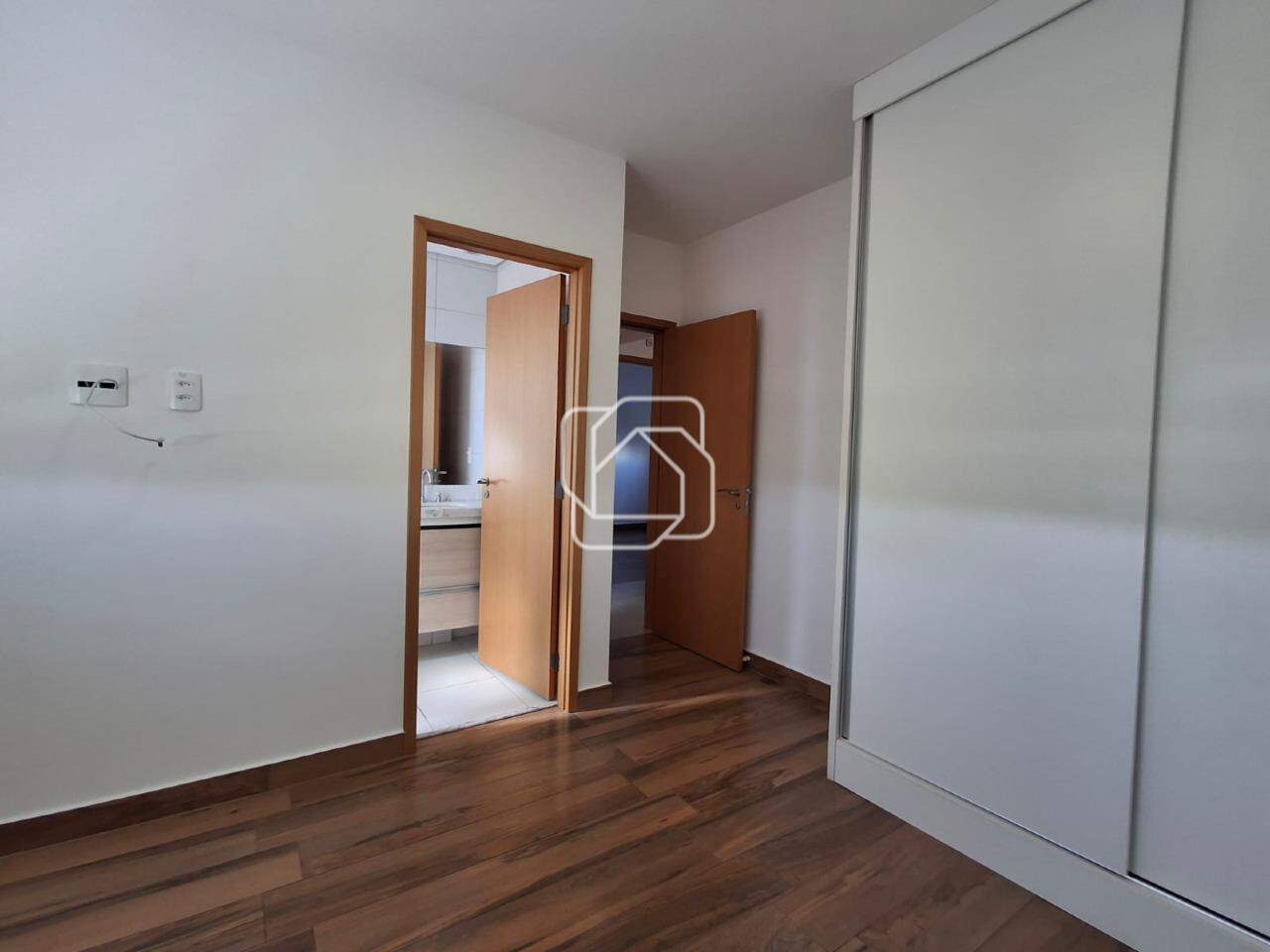 Apartamento para aluguel em Indaiatuba - SP - Condomínio Le Château Frontenac: BanheiroDormitório