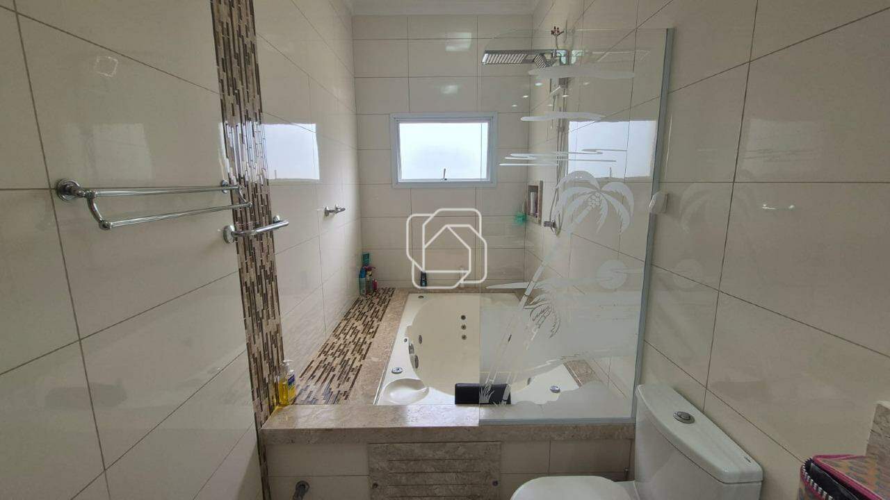 Casa de Condomínio à venda em Indaiatuba - SP - Residencial Beira da Mata: Banheiro