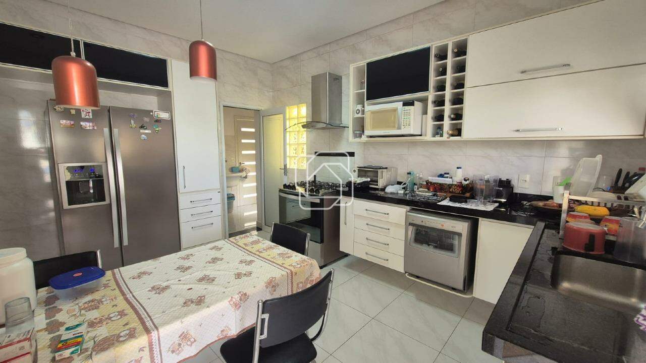 Casa de Condomínio à venda em Indaiatuba - SP - Residencial Beira da Mata: Cozinha
