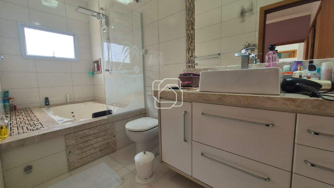Casa de Condomínio à venda em Indaiatuba - SP - Residencial Beira da Mata: Banheiro