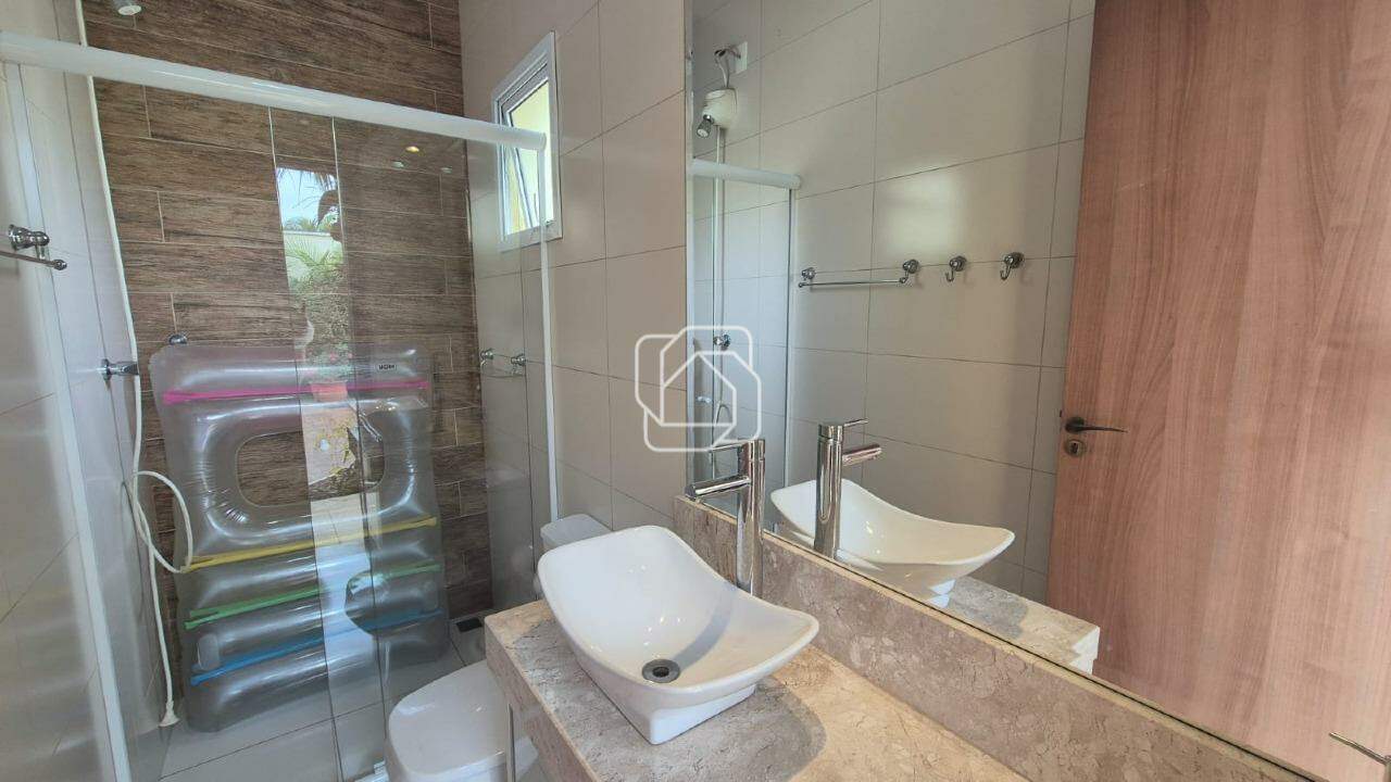 Casa de Condomínio à venda em Indaiatuba - SP - Residencial Beira da Mata: Banheiro 