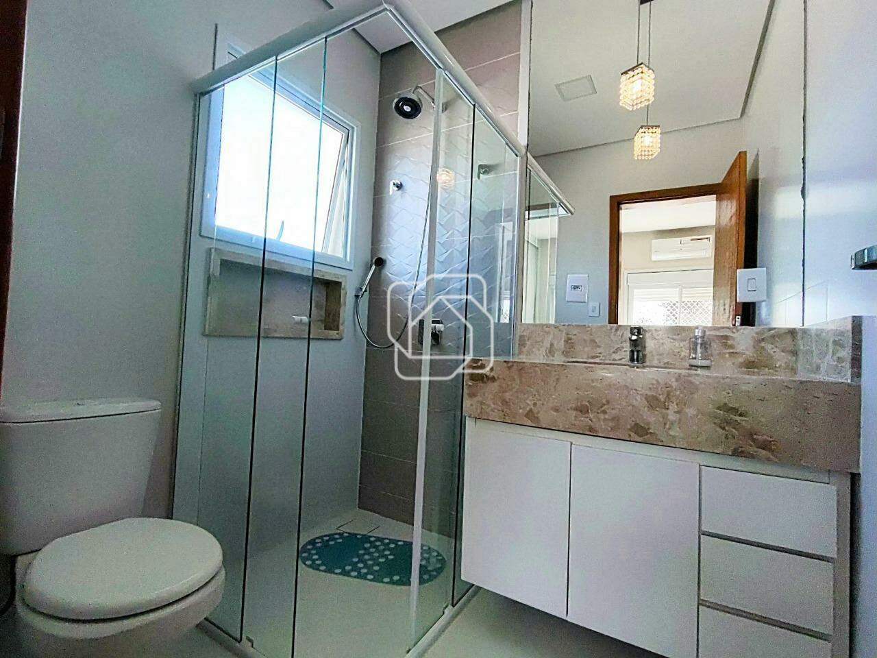 Casa de Condomínio à venda em Itu - SP - Condomínio Residencial Mont Blanc: Banheiro suíte
