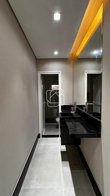 Casa de Condomínio à venda em Indaiatuba - SP - Jardim Villa Romana: Banheiro
