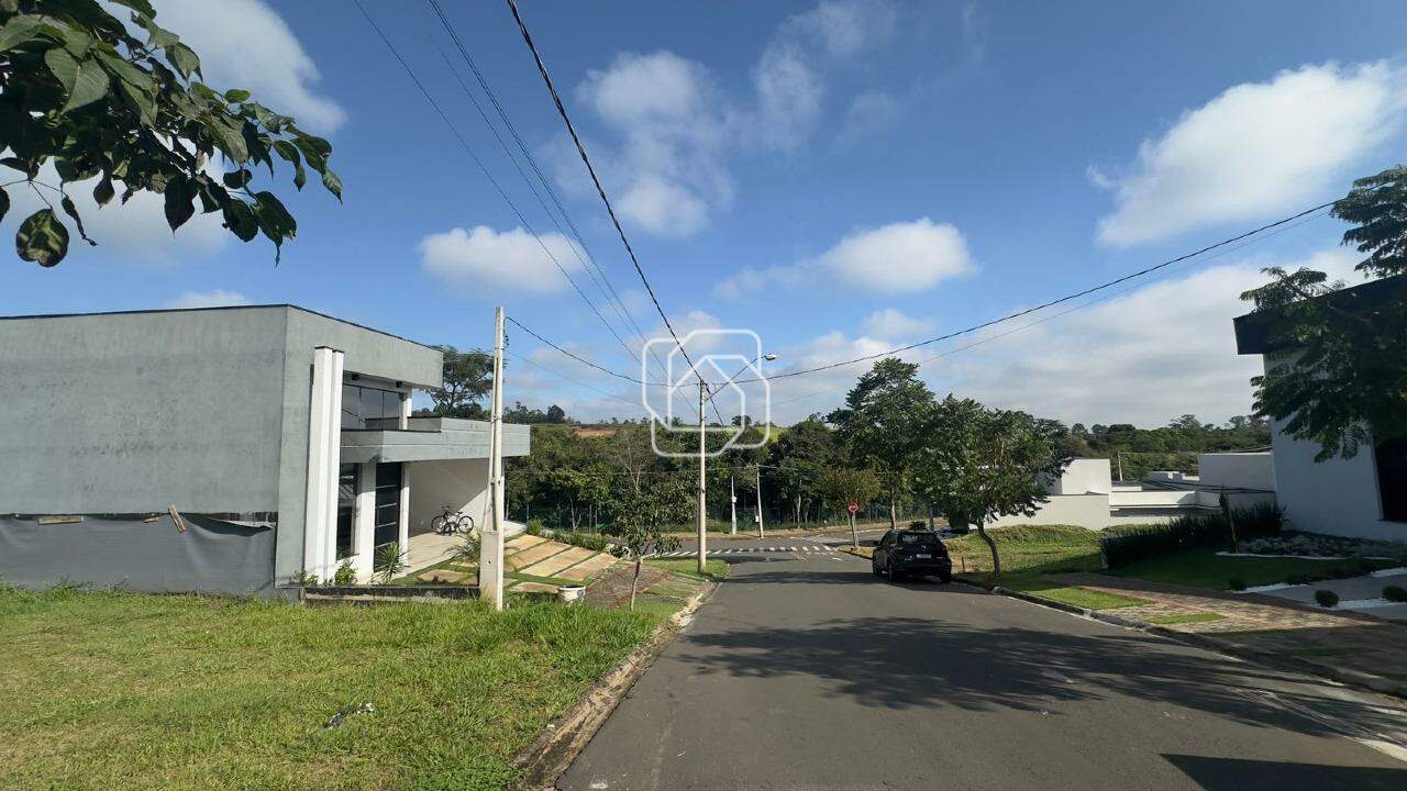Terreno à venda em Indaiatuba - SP - Jardim Laguna: Rua do terreno