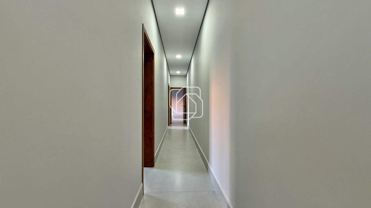 Casa de Condomínio à venda em Indaiatuba - SP - Jardim Laguna: Corredor