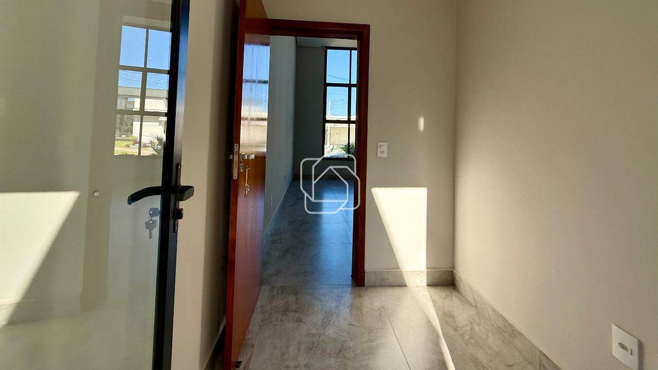 Casa de Condomínio à venda em Indaiatuba - SP - Jardim Laguna: Corredor