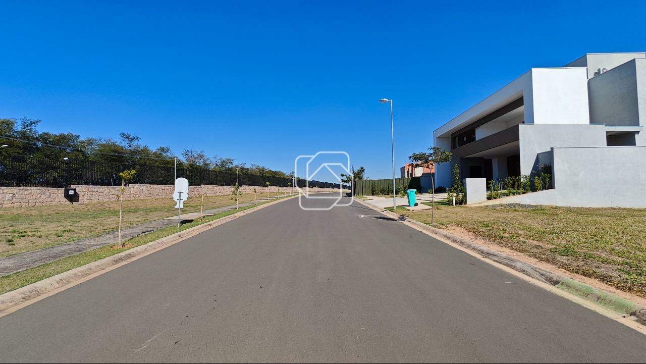 Terreno à venda em Indaiatuba - SP - Reserva Petrus: Rua do terreno