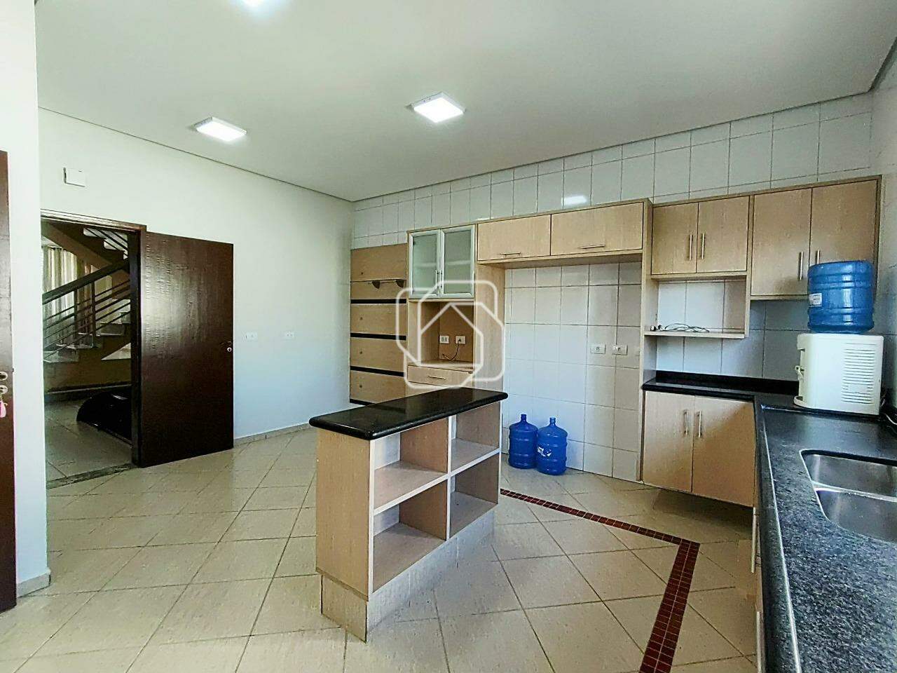 Casa de Condomínio à venda em Itu - SP - Portal da Vila Rica : Cozinha com despensa