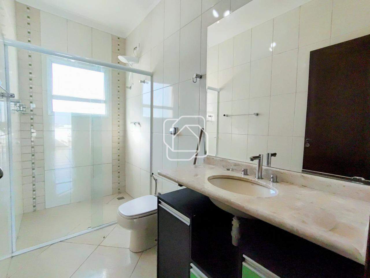 Casa de Condomínio à venda em Itu - SP - Portal da Vila Rica : Banheiro social - piso superior