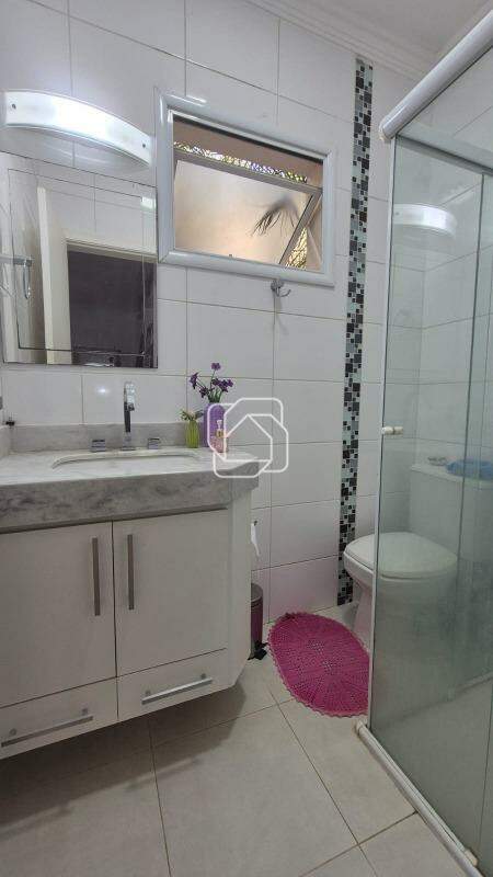 Casa de Condomínio à venda em Indaiatuba - SP - Jardim Residencial Terra Nobre: Banheiro