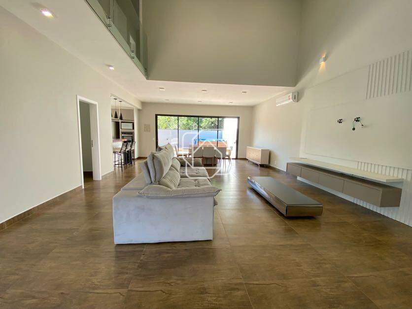 Casa de Condomínio para aluguel em Indaiatuba - SP - Jardins Di Roma: Sala de estar