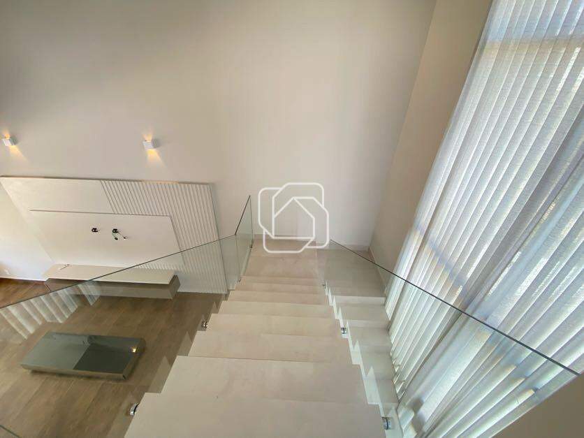 Casa de Condomínio para aluguel em Indaiatuba - SP - Jardins Di Roma: Escadas