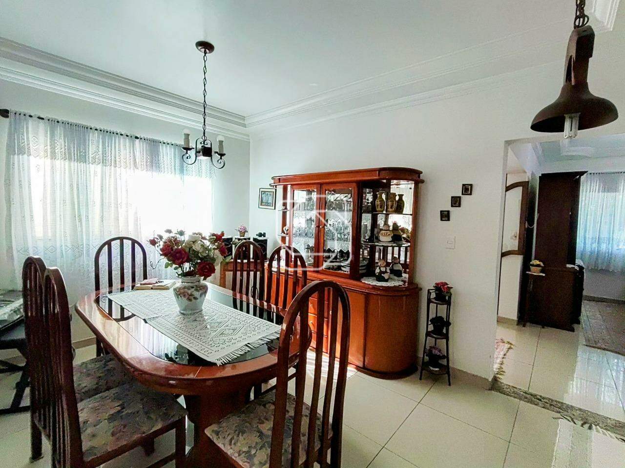 Casa de Condomínio à venda em Itu - SP - Portal da Vila Rica : Sala de jantar