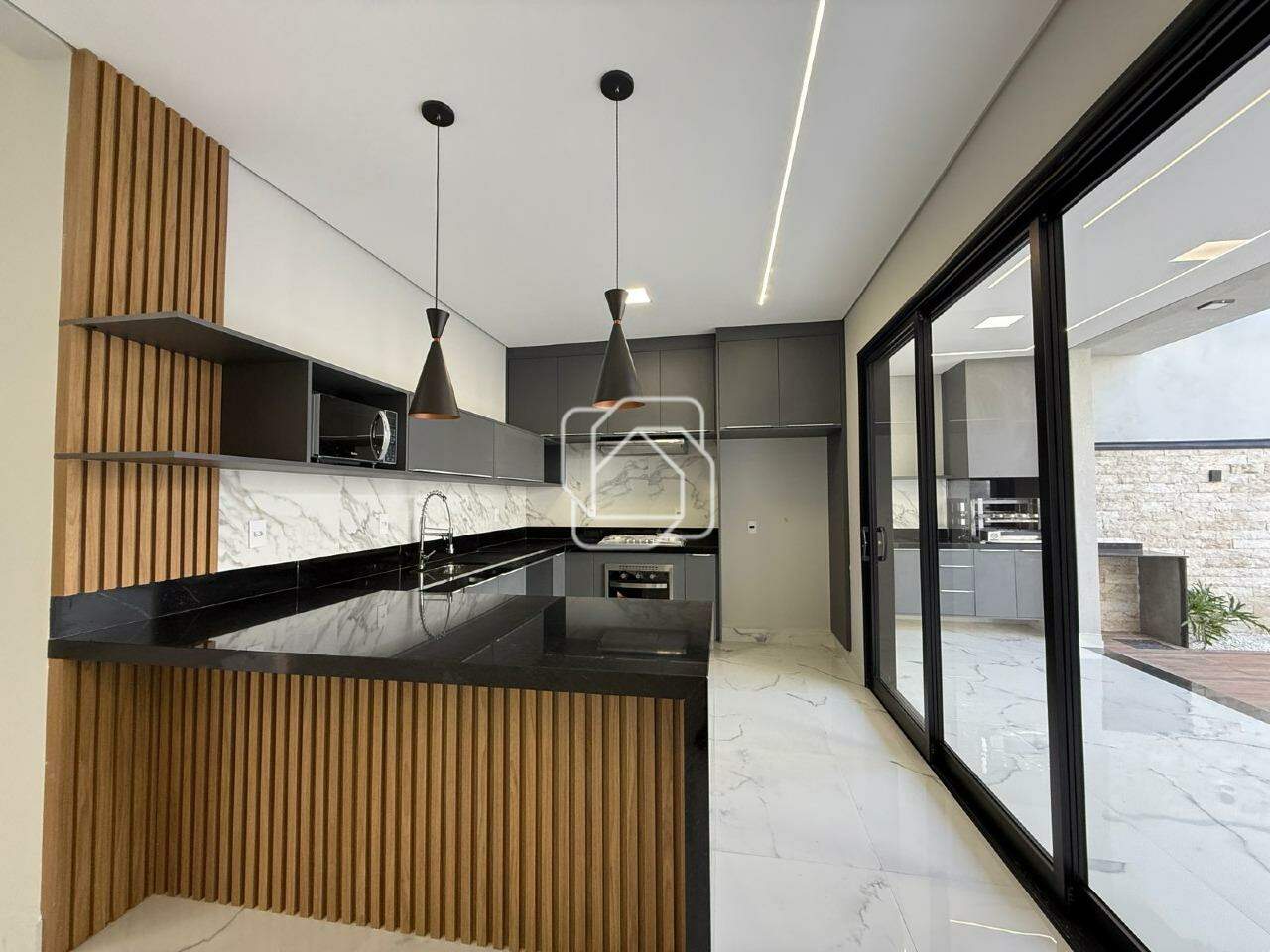 Casa de Condomínio à venda em Indaiatuba - SP - Residencial London Park: Cozinha