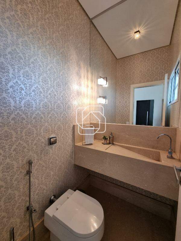 Casa de Condomínio para aluguel em Indaiatuba - SP - Residencial Beira da Mata: Lavabo