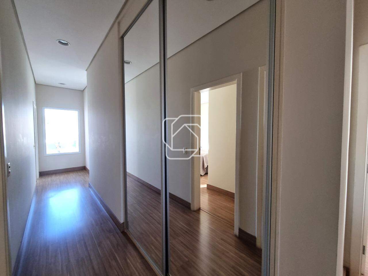 Casa de Condomínio para aluguel em Indaiatuba - SP - Residencial Beira da Mata: Corredor