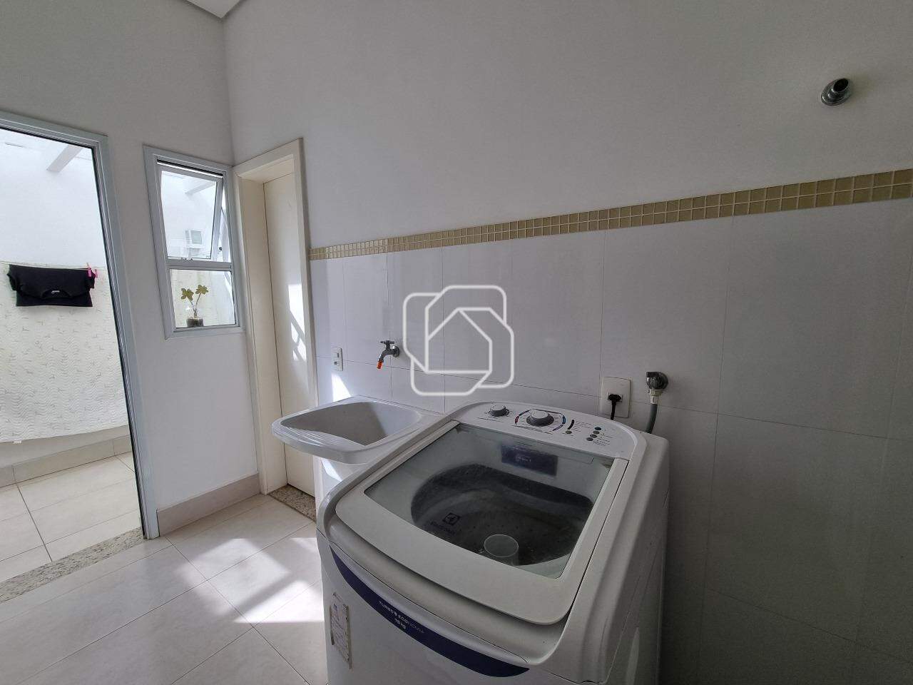 Casa de Condomínio para aluguel em Indaiatuba - SP - Residencial Beira da Mata: Lavanderia