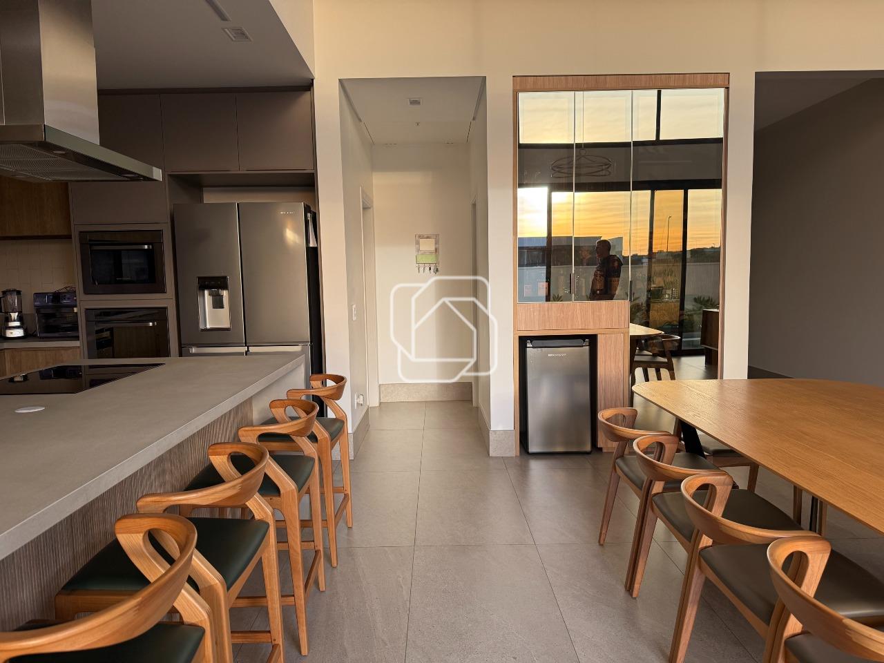 Casa de Condomínio à venda em Indaiatuba - SP - Parque Villa dos Pinheiros: Cozinha integrada