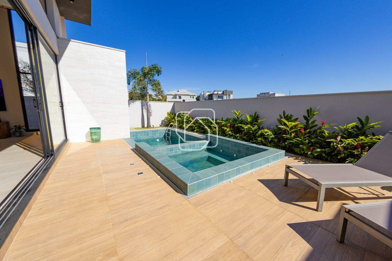 Casa de Condomínio à venda em Indaiatuba - SP - Parque Villa dos Pinheiros: Área da piscina