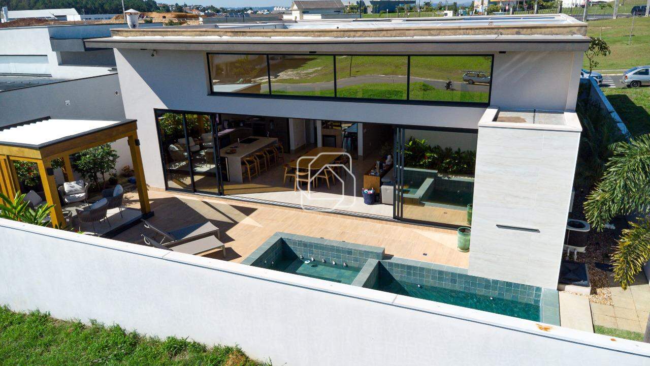 Casa de Condomínio à venda em Indaiatuba - SP - Parque Villa dos Pinheiros: Área externa