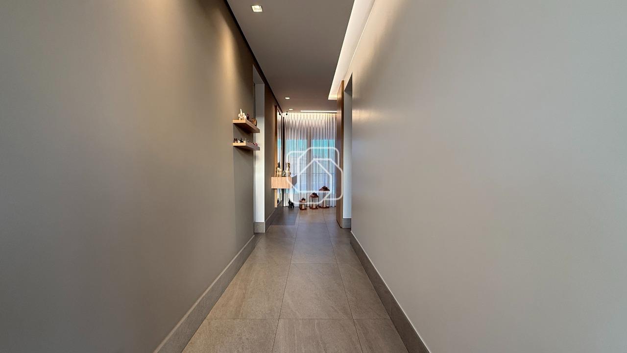 Casa de Condomínio à venda em Indaiatuba - SP - Parque Villa dos Pinheiros: Corredor