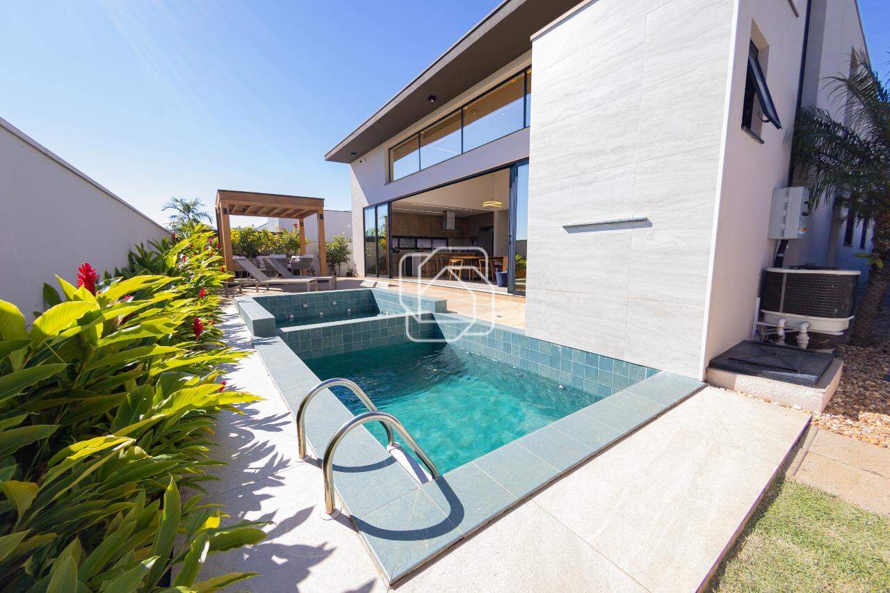 Casa de Condomínio à venda em Indaiatuba - SP - Parque Villa dos Pinheiros: Área da piscina