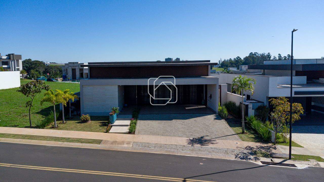Casa de Condomínio à venda em Indaiatuba - SP - Parque Villa dos Pinheiros: Fachada