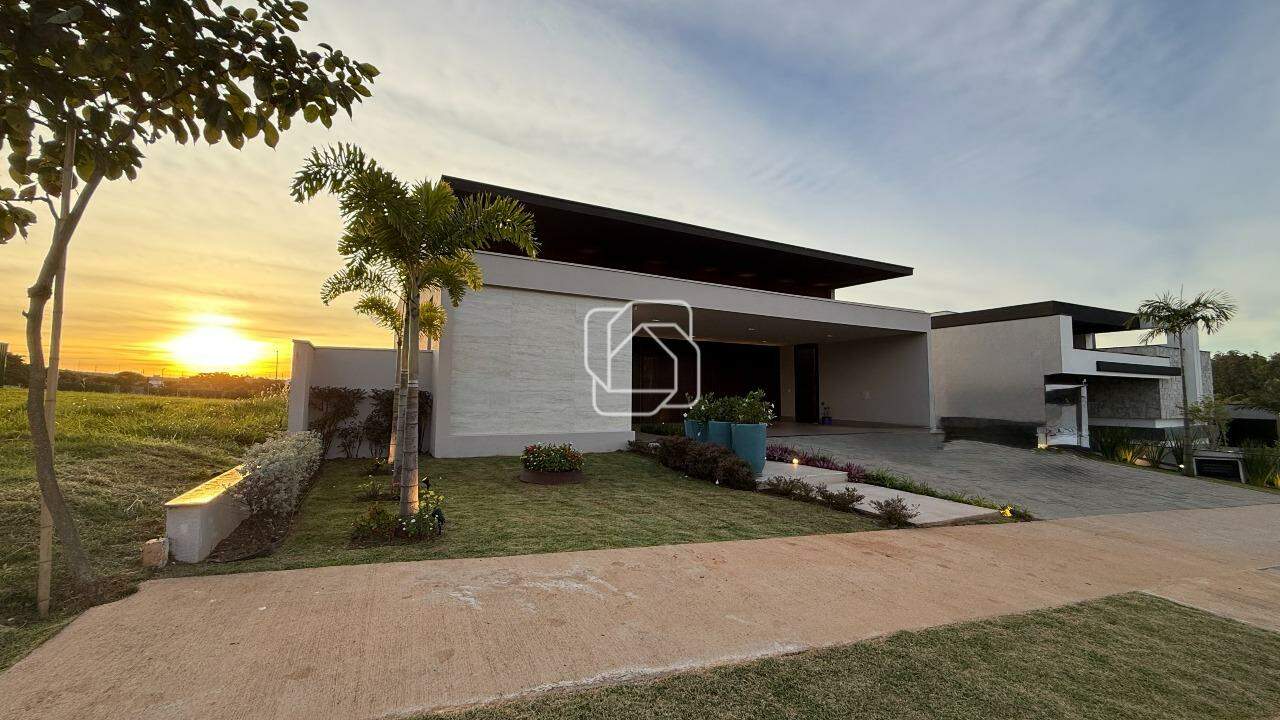 Casa de Condomínio à venda em Indaiatuba - SP - Parque Villa dos Pinheiros: Fachada