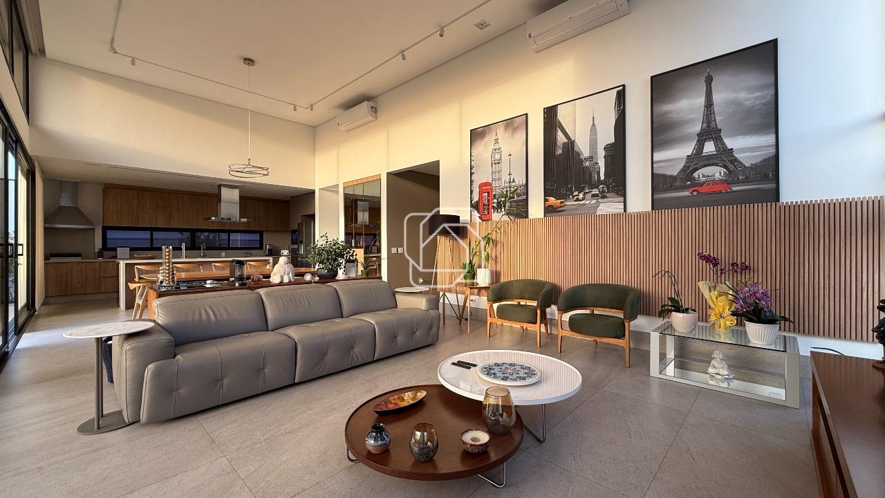 Casa de Condomínio à venda em Indaiatuba - SP - Parque Villa dos Pinheiros: Sala de estar