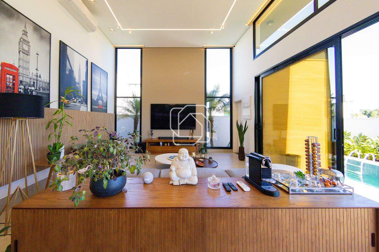 Casa de Condomínio à venda em Indaiatuba - SP - Parque Villa dos Pinheiros: Sala de estar