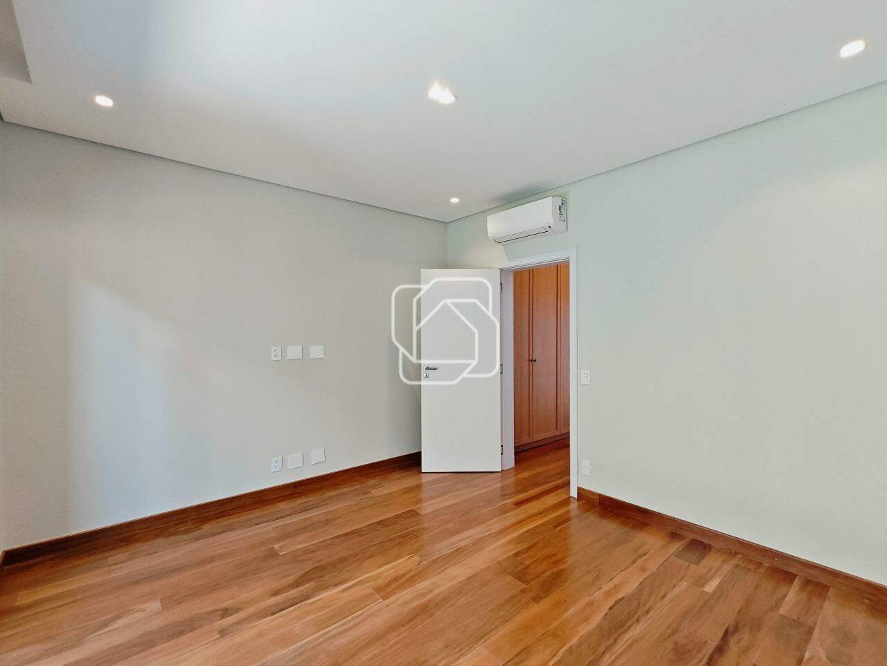 Casa de Condomínio à venda em Indaiatuba - SP - Parque Villa dos Pinheiros: Dormitório