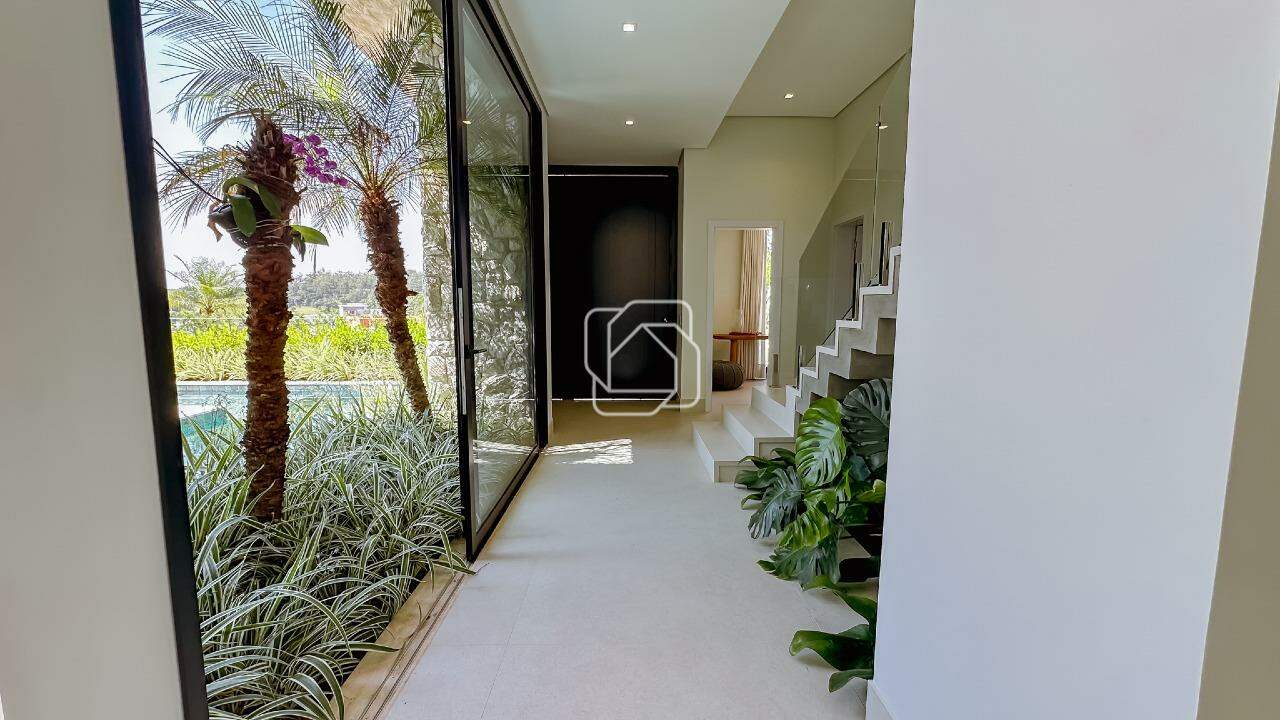 Casa de Condomínio à venda em Indaiatuba - SP - Parque Villa dos Pinheiros: Corredor