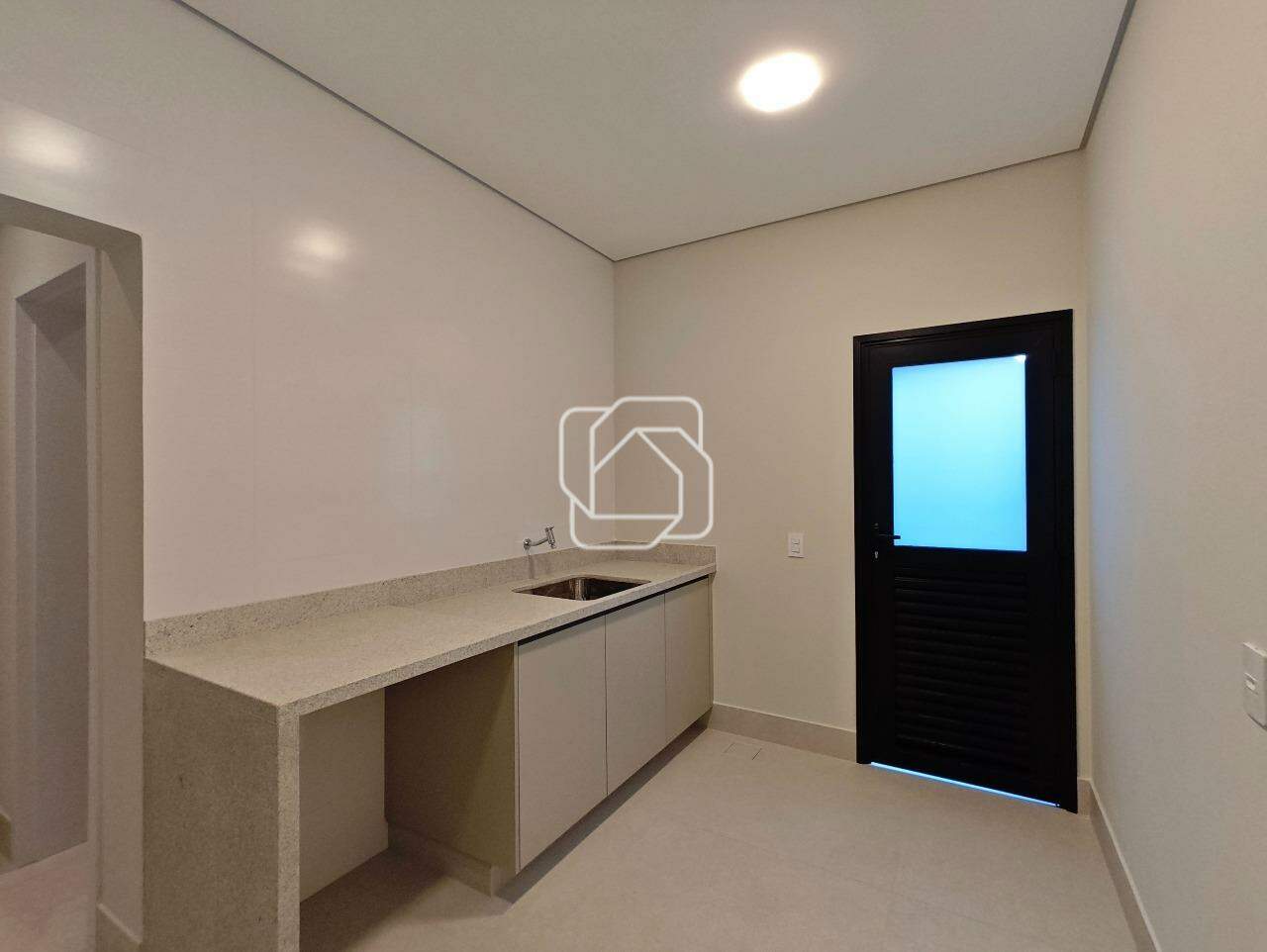 Casa de Condomínio à venda em Indaiatuba - SP - Parque Villa dos Pinheiros: Lavanderia