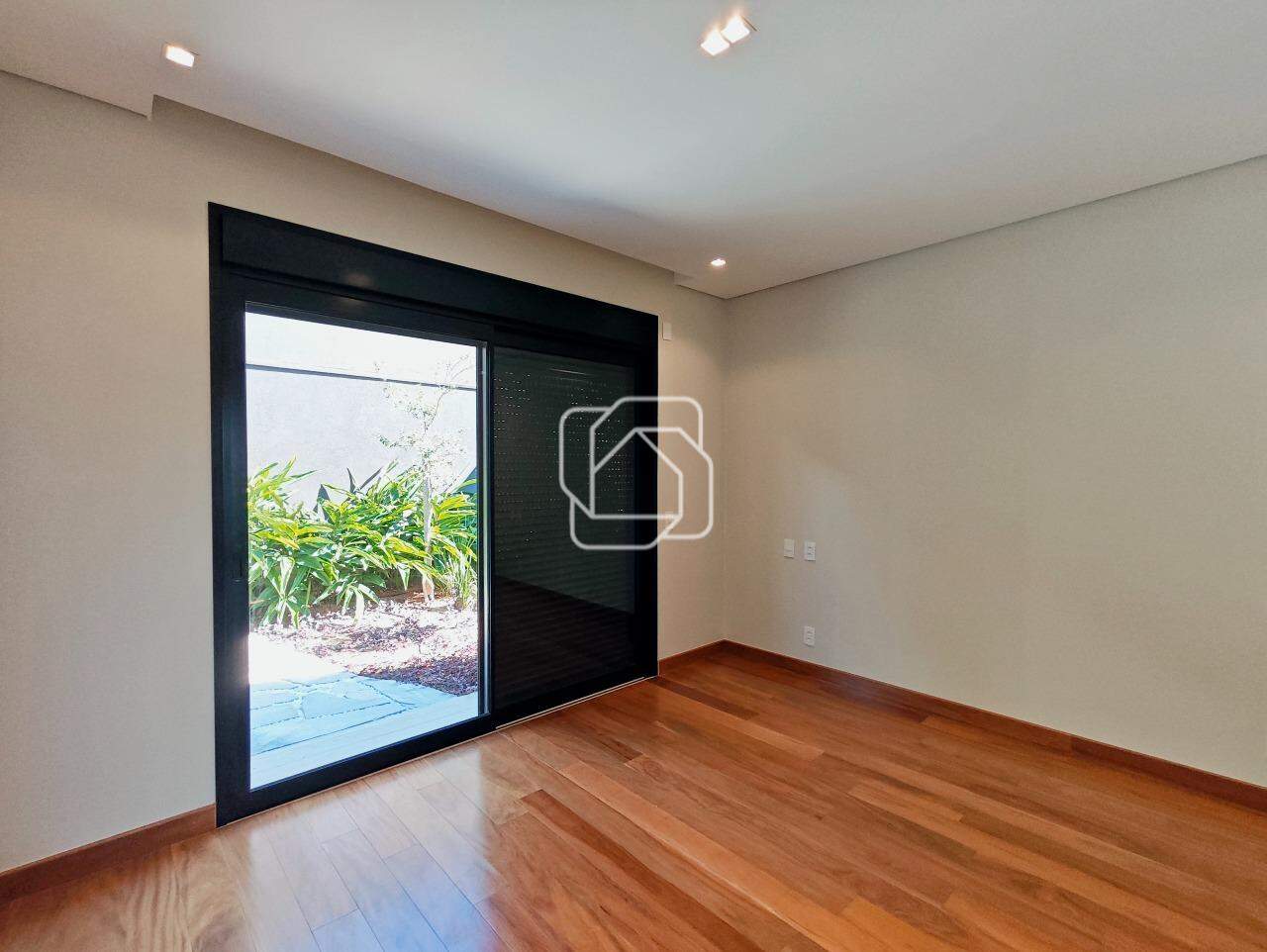 Casa de Condomínio à venda em Indaiatuba - SP - Parque Villa dos Pinheiros: Dormitório