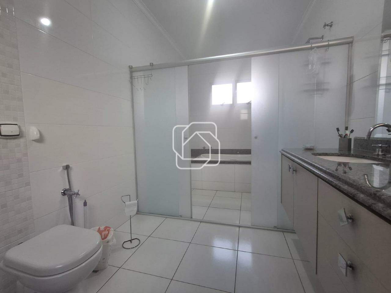 Casa de Condomínio para aluguel em Indaiatuba - SP - Jardim Esplendor: Banheiro