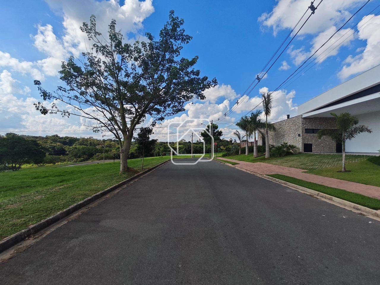 Terreno à venda em Indaiatuba - SP - Jardins do Golfe Residencial Indaiatuba: Rua do terreno
