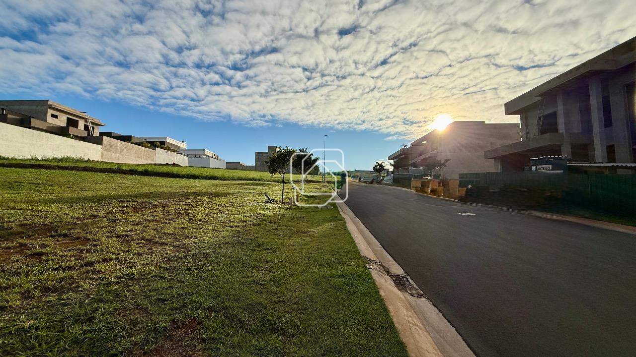 Terreno à venda em Indaiatuba - SP - Jardim Villa Sapezal: Visão geral do terreno