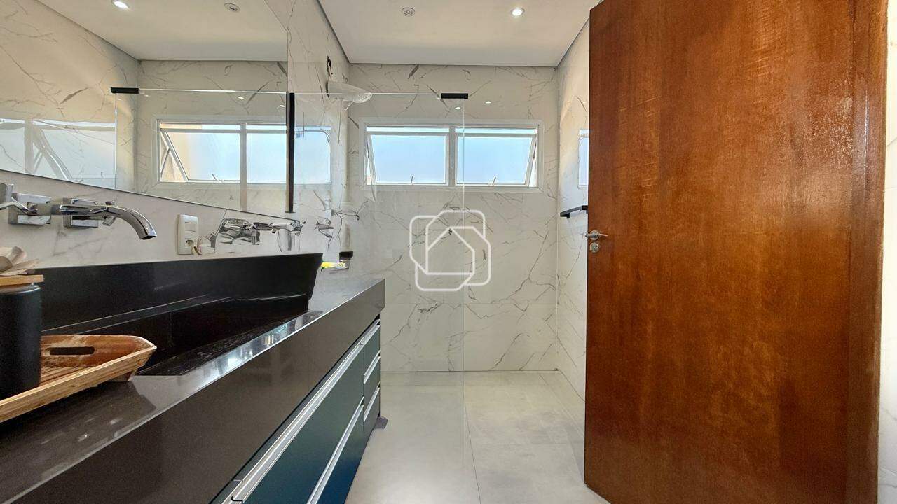 Casa de Condomínio à venda em Indaiatuba - SP - Jardim Portal dos Ipês: Banheiro