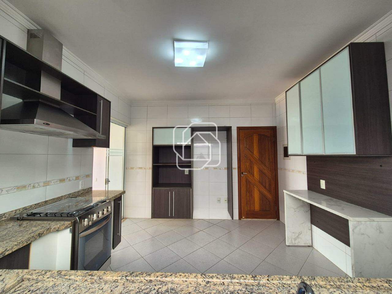 Casa de Condomínio à venda em Indaiatuba - SP - Jardim Residencial Villa Suíça: Cozinha