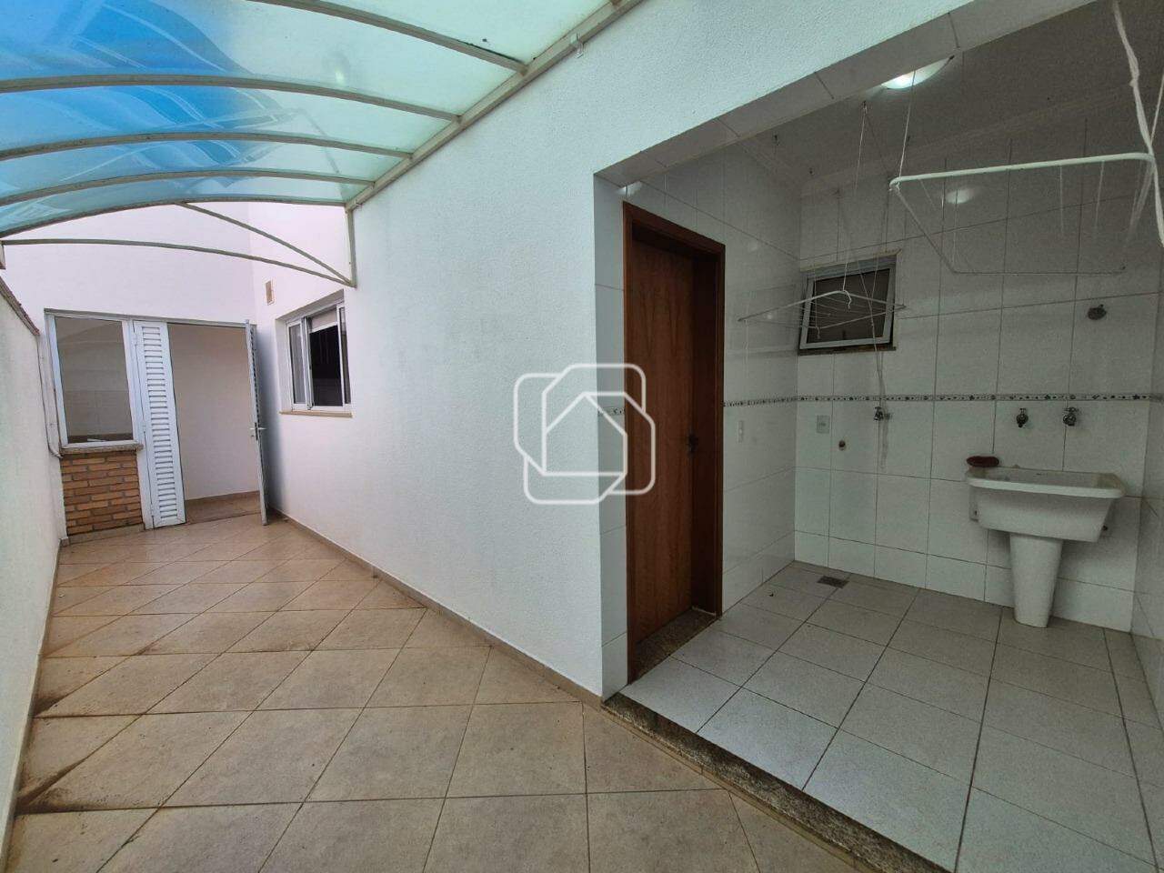 Casa de Condomínio à venda em Indaiatuba - SP - Jardim Residencial Villa Suíça: Lavanderia