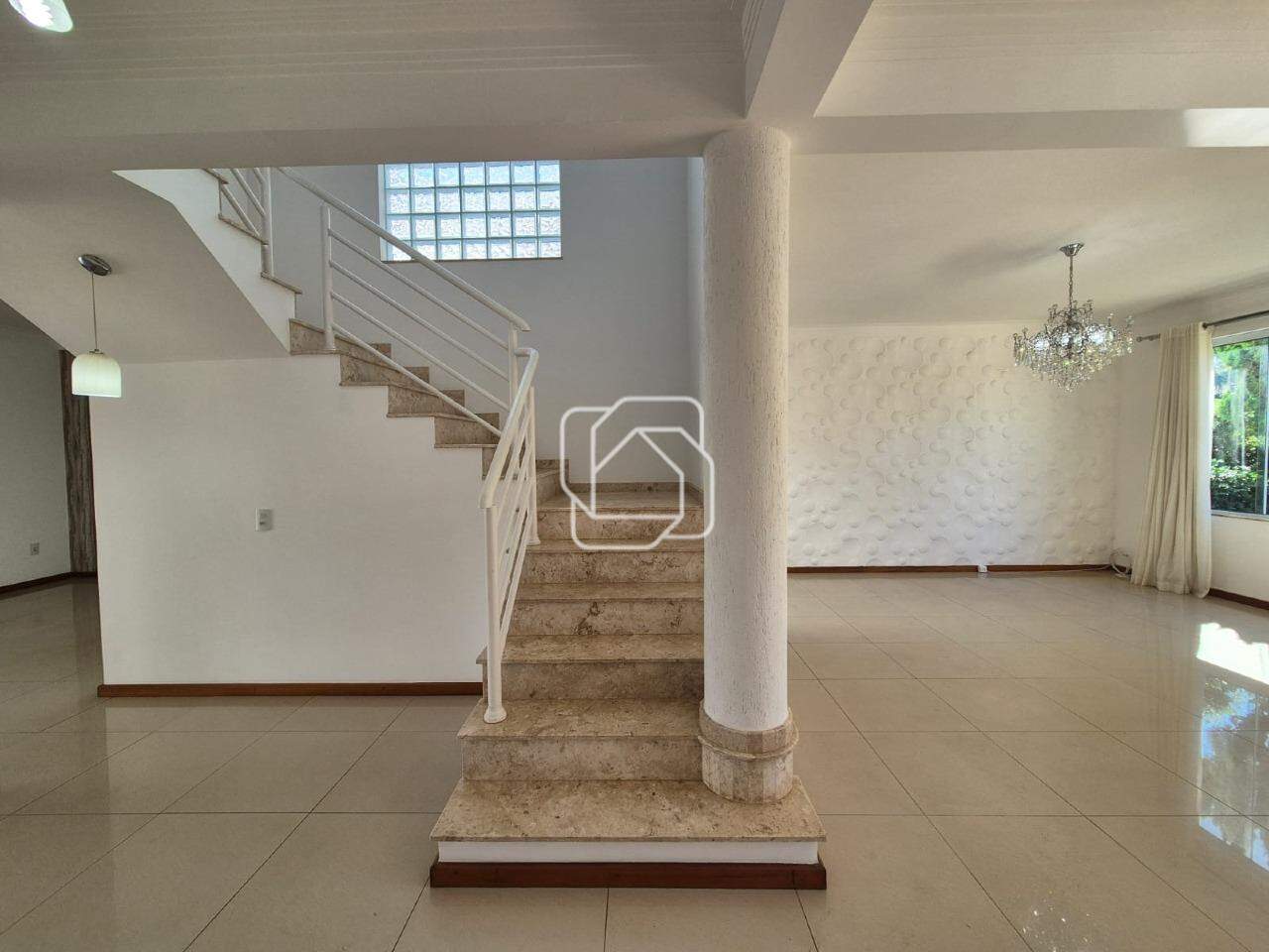 Casa de Condomínio à venda em Indaiatuba - SP - Jardim Residencial Villa Suíça: Acesso ao piso superior 