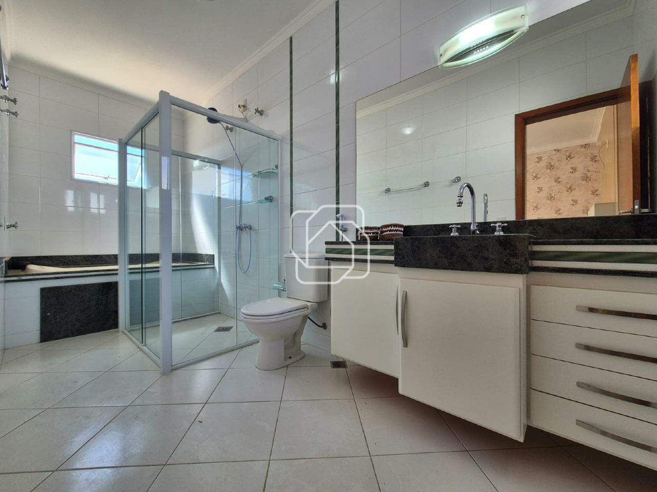 Casa de Condomínio à venda em Indaiatuba - SP - Jardim Residencial Villa Suíça: Banheiro