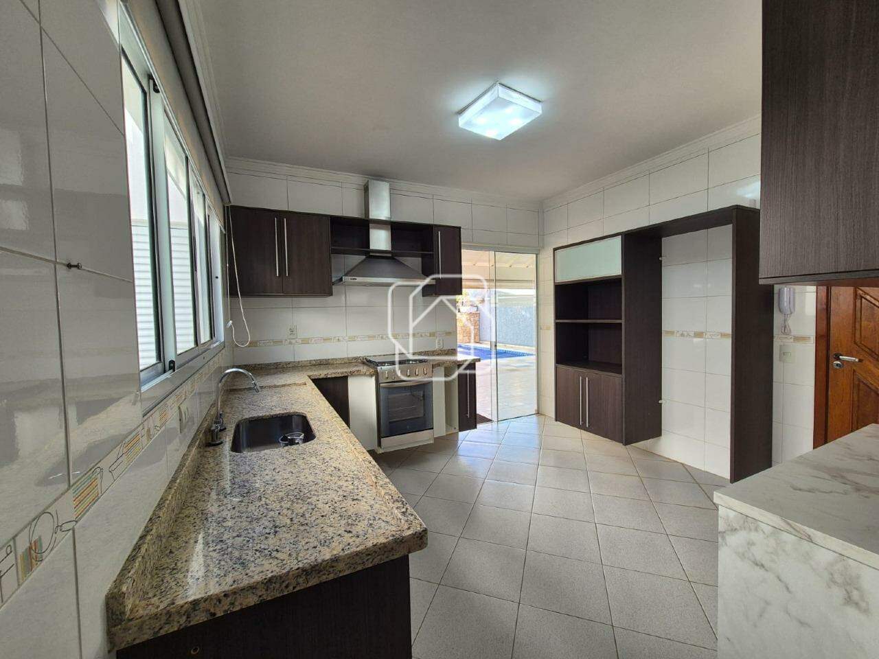 Casa de Condomínio à venda em Indaiatuba - SP - Jardim Residencial Villa Suíça: Cozinha