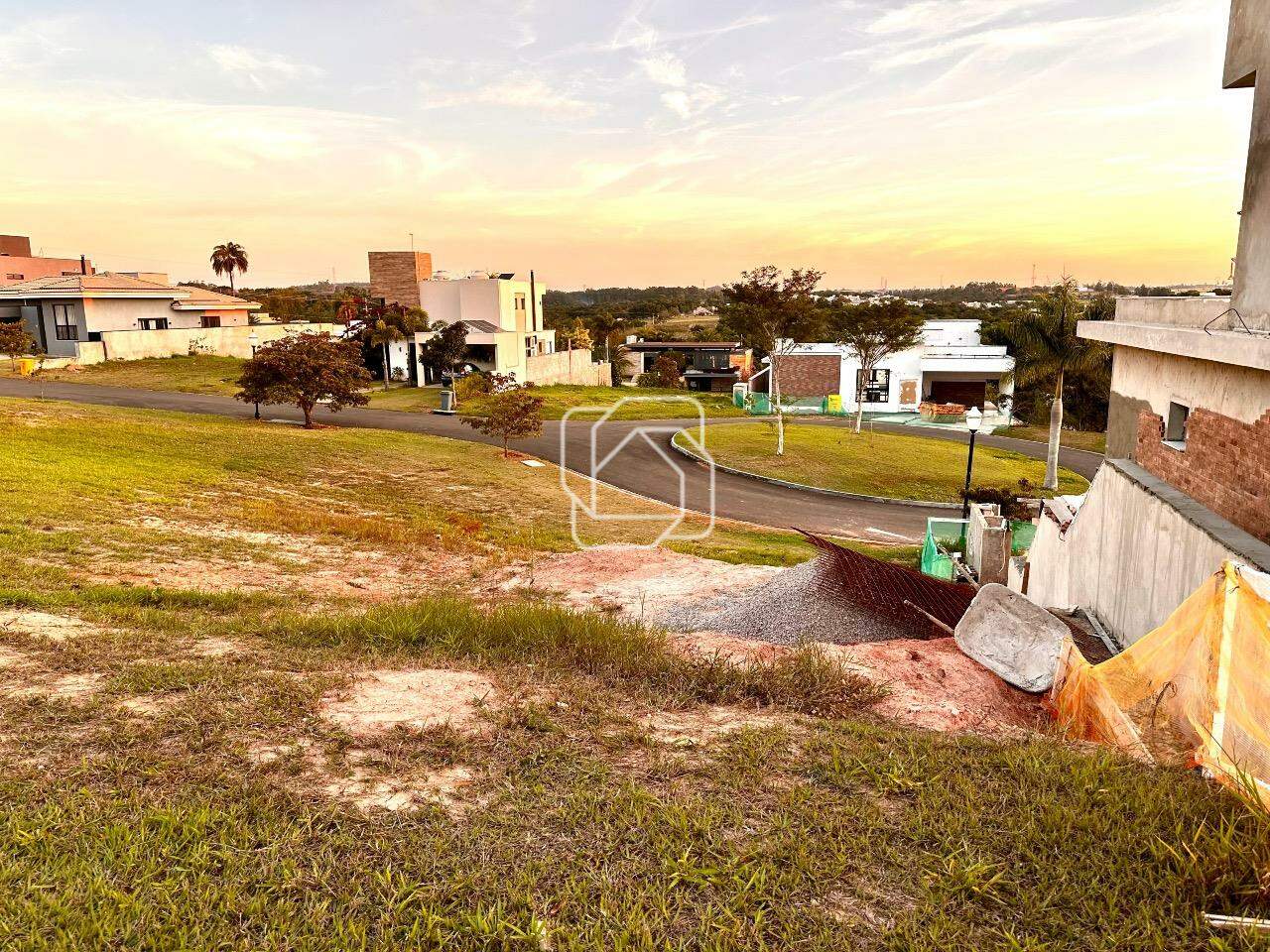 Terreno à venda em Itu - SP - Condomínio Villas do Golfe: 