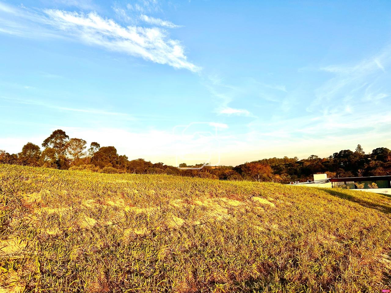 Terreno à venda em Itu - SP - Condomínio Villas do Golfe: 