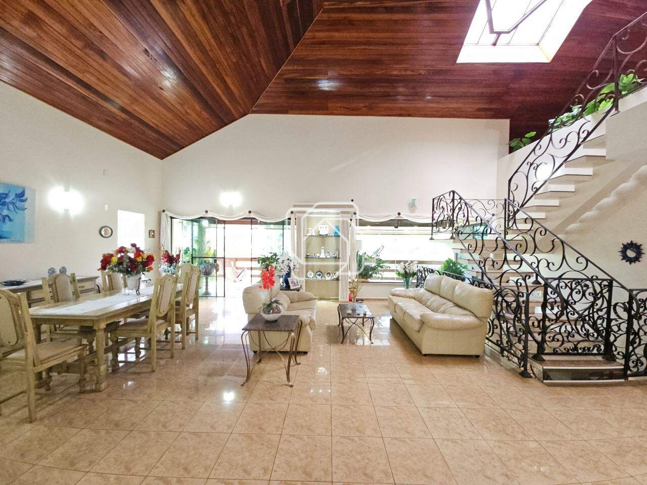 Casa de Condomínio à venda em Indaiatuba - SP - Colinas do Mosteiro de Itaici: Sala de estar